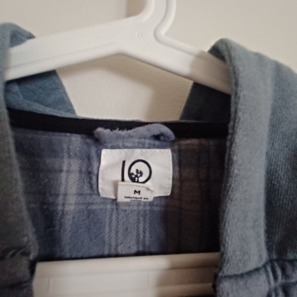 tentree Hooded Flannel Shirt - Picture 2 of 5